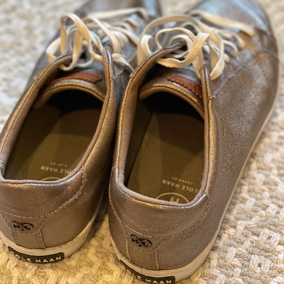 Ladies silver leather sneakers COLE HAAN 8.5 - Picture 3 of 3